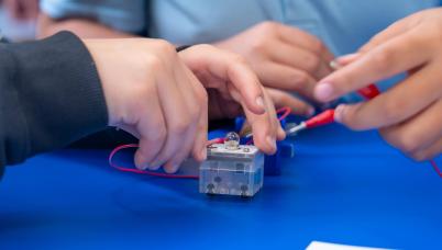 Children using a circuit