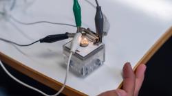 Circuit and light globe